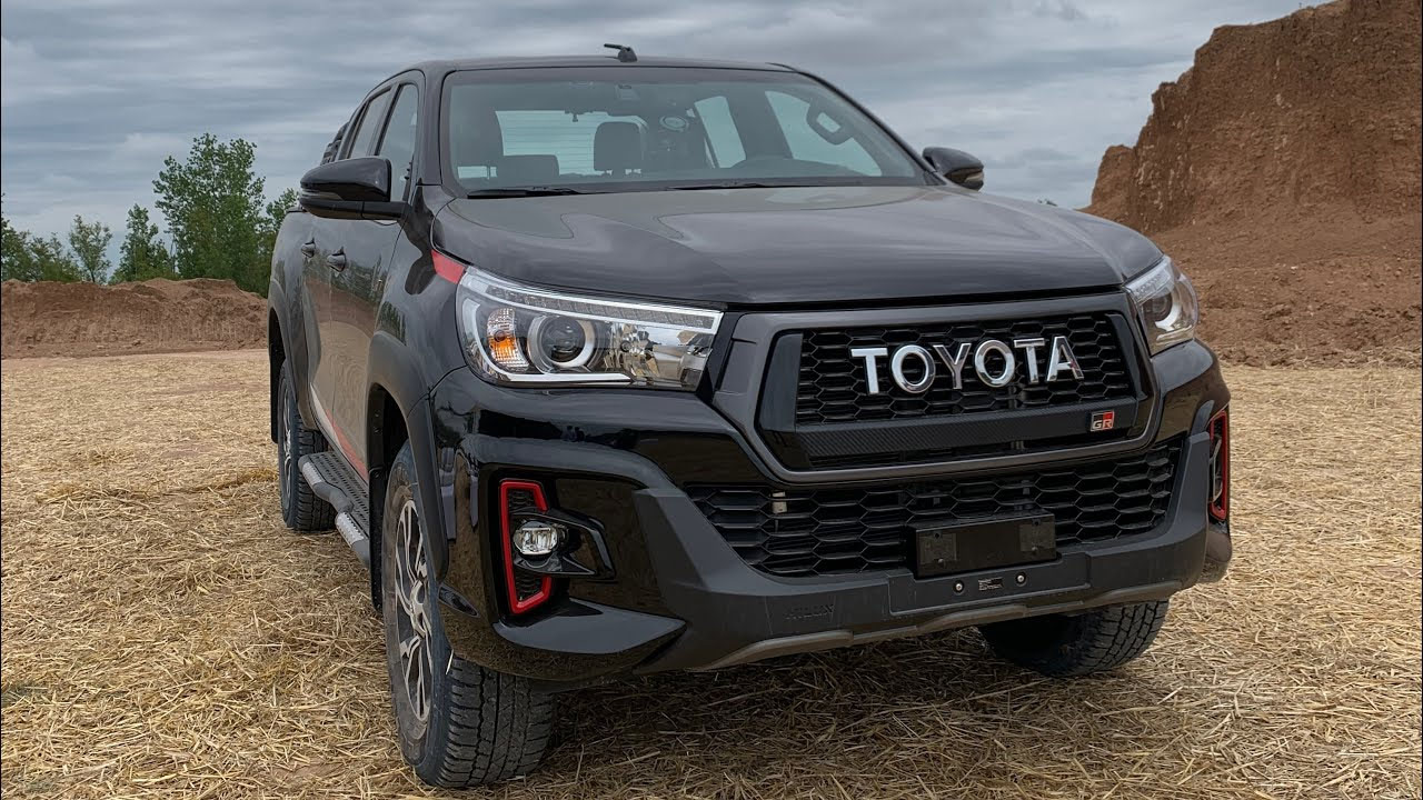 Nova Toyota Hilux terá motor V6 3.3 turbodiesel com 310 cv de potência