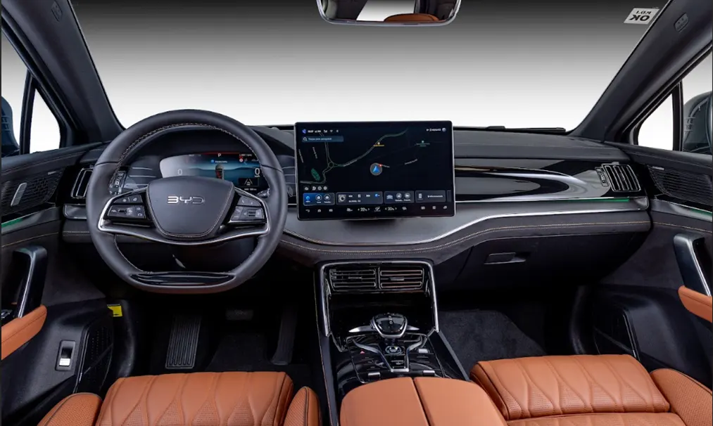 BYD Tan EV 2024, multimídia integrado por uma grande tela sensível ao toque com rotação elétrica