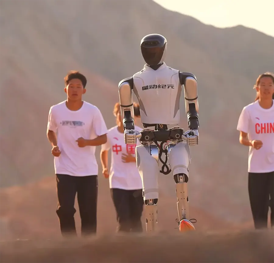 Robô STAR1 correndo