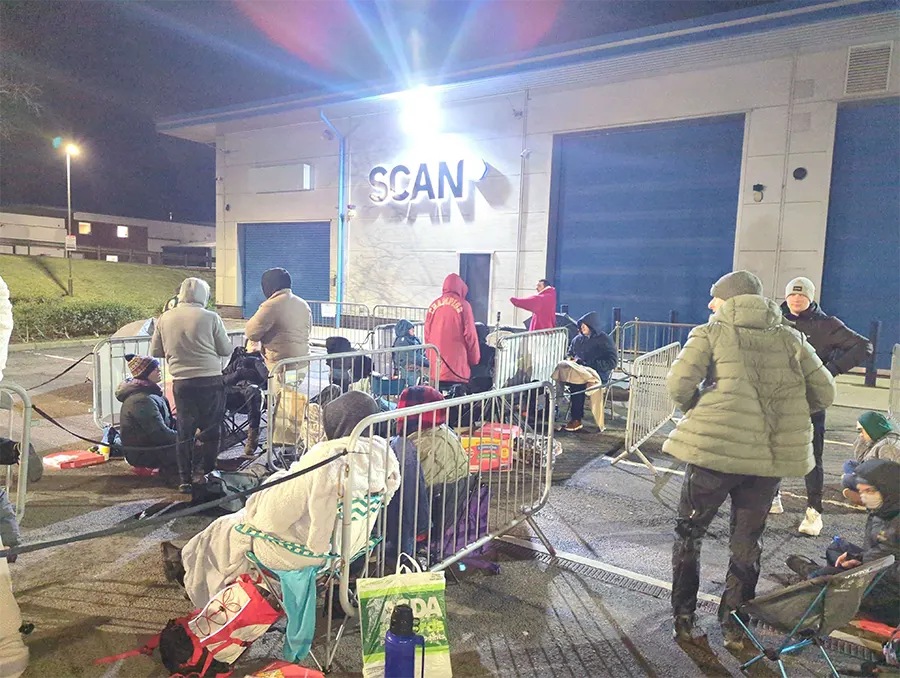 fila RTX 5090 Europa