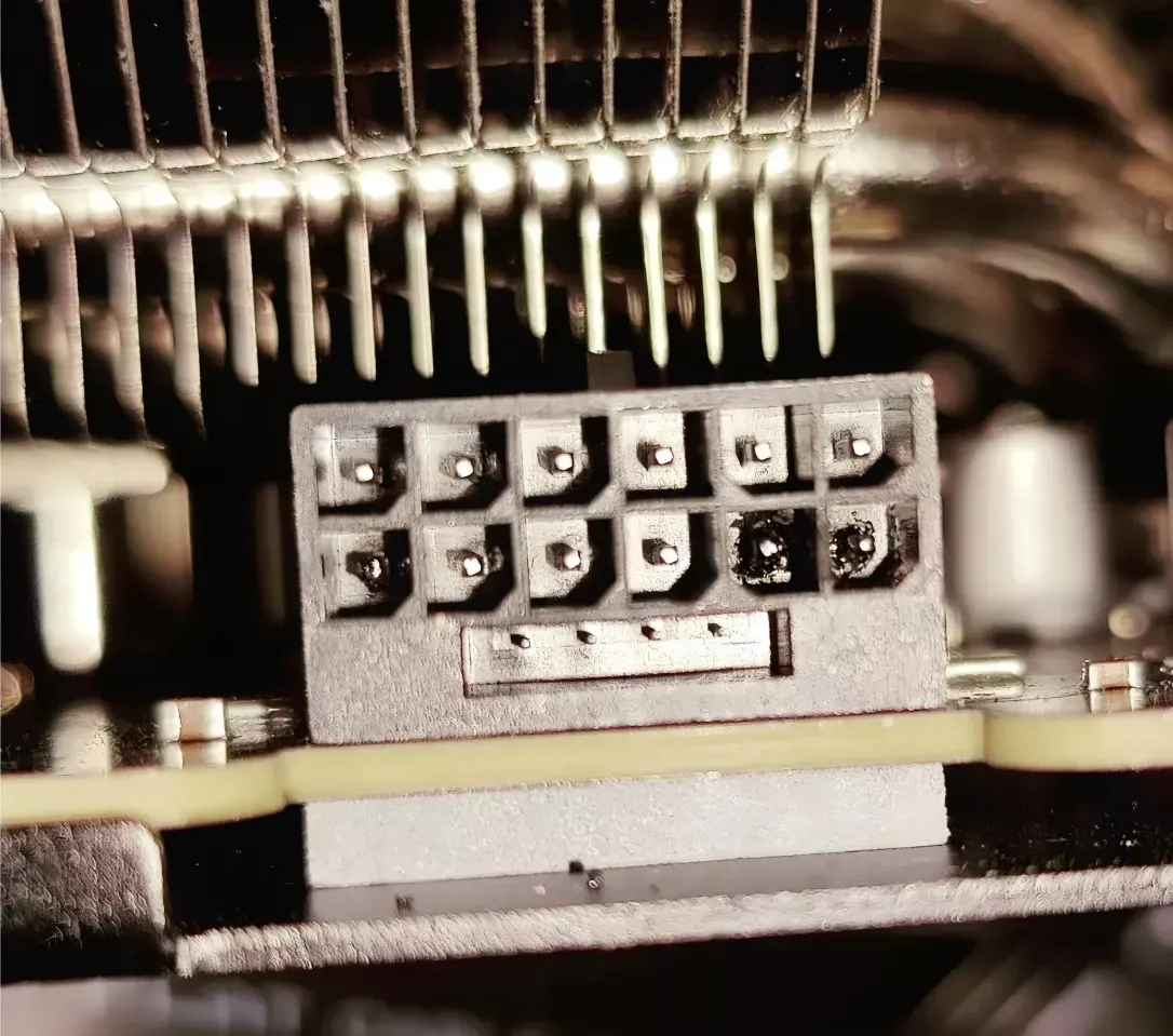 conector da RTX 5090 queimado