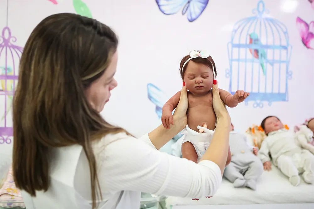 bebês reborn polêmica SUS