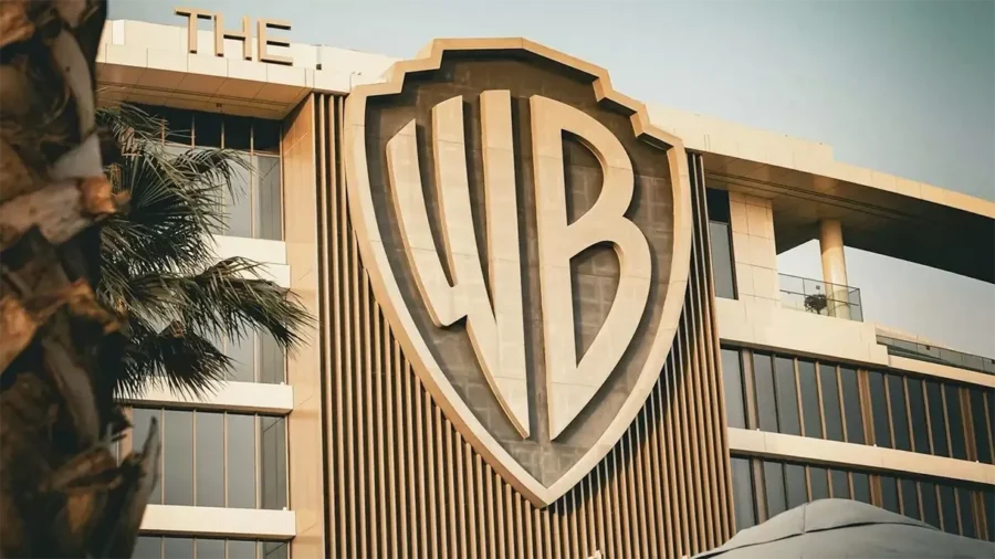 Venda da Warner Bros. sacode Hollywood: Netflix, Paramount e Comcast travam disputa bilionária pelo maior império do cinema moderno