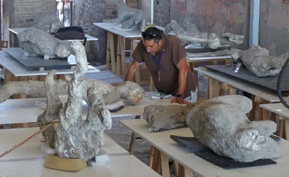 Moldes de gesso das vítimas de pompéia